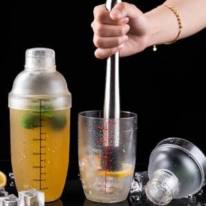 Homestia 2Pcs Plastic Cocktail Shaker with Jigger Set, Hand Shaker Mixer Cup with Scales, Transparent Bar Tool Sets With Double Measuring Jigger Set for Bartending Home Bar Party Use (24oz/700cc)