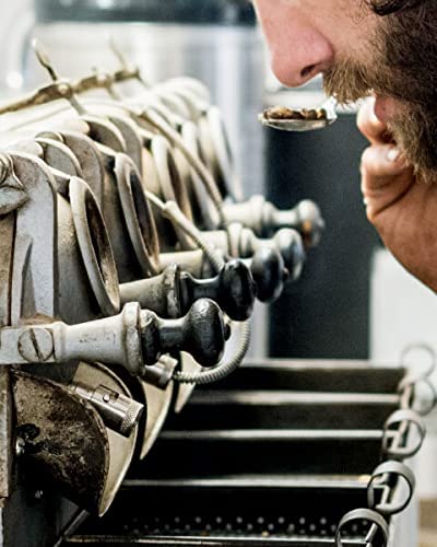 V Vescovi Cremoso Coffee Beans – Premium Italian Espresso Beans – Medium Roast – 2.2 lb – 1 kg