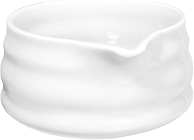 White Matcha Bowl with Spout - Ceramic Chawan Matcha Bowl for Whisking Matcha -Traditional Japanese Macha Bowl Handmade