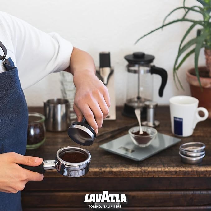 Lavazza Qualita Oro Ground Coffee, 8.8 Ounce (Pack of 1) - Packaging May Vary