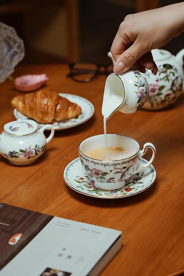 Aynsley Pembroke Oban Fine Bone China Teacup & Saucer - 6oz (180ml), Elegant Oban Shape, Christmas Gift for Tea Lovers, British Craftsmanship