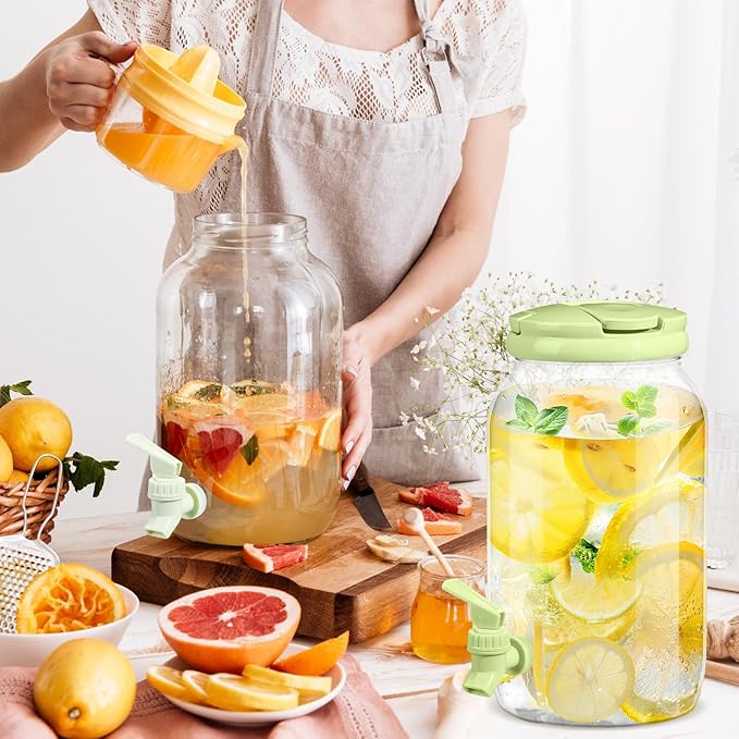 Havawish 2 Pcs 1 Gallon Plastic Beverage Dispenser with Spigot Clear Summer Kitchen Fridge Drink Dispenser for Parties Lemonade Juice Tea Beer Cold Water(Green,Cylinder)