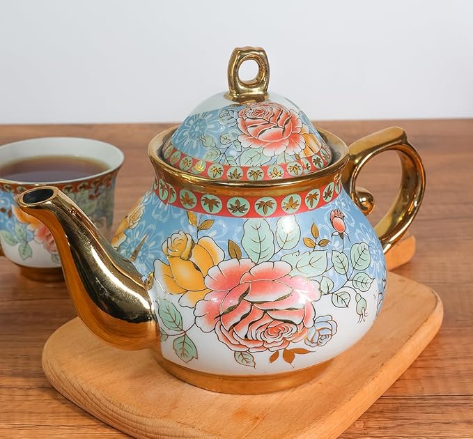 Classic Vintage British Royal Style Ceramic Teapot, 30OZ Large Teapot Perfect for Everyday Gatherings (Golden, Large)