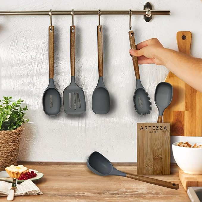 French Press Coffee Maker 650ml/22oz & 7-Piece Grey Silicone Utensil Set with Bamboo Holder – An Exquisite Culinary Ensemble for Coffee Enthusiasts and Culinary Artisans