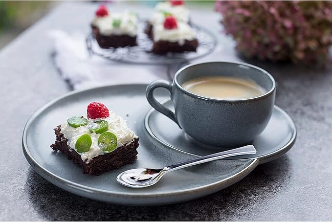 Mini Dessert Spoons - Bulk Pack of 200 Mini Silver Disposable Spoons - 4 Inch Plastic - Bpa Free - Food Safe