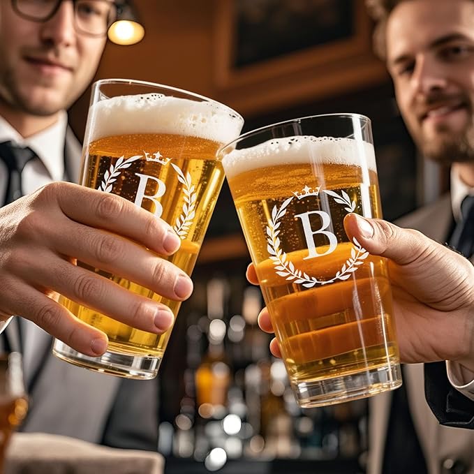 Personalized Beer Glasses Gifts for Men, 16 oz Pint Glasses Monogrammed A-Z Drinking Glass Cups Customized Gift, Unique Christmas Anniversary Birthday Gifts for Men Him Dad Brother Husband Grandpa (B)