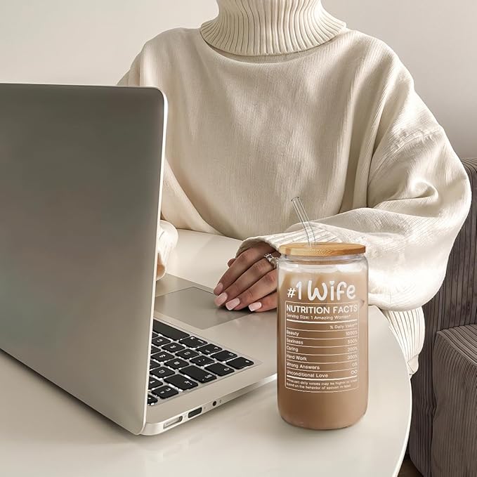 Wife 16 Oz Can Glass Tumbler with Bamboo Lid and Straw - Iced Coffee Cups for Women, Aesthetic Glass Cup Gift for Birthday Christmas Valentine's Day Mother's Day