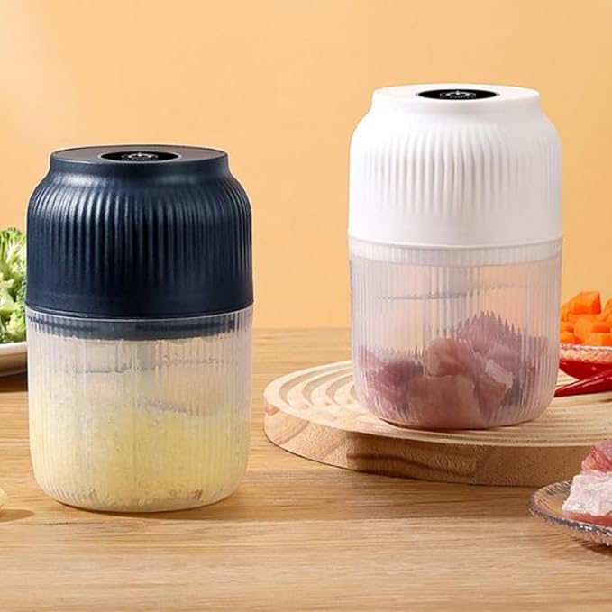 Electric Garlic Chopper,Mini Portable Veggie Choppers, 250ml Portable Electric Mini Food Chopper with 4 Sharp Blade, Cordless Food Processor for Ginger (Blue)