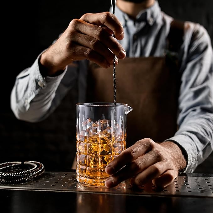 2 Pack Cocktail Mixing Glass, 18.5oz Crystal Mixing Glass, Thick Bottom Bar Stirring Pitcher for Whiskey Manhattan Martini