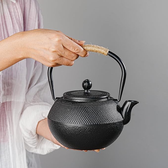 Sungmor Japanese Cast Iron Teapot - Traditional Tetsubin Tea Kettle with Stainless Steel Infuser, Heat Retaining Loose Leaf Teapot for Stove or Tea Ceremony, 42 oz/1200 ml, Black