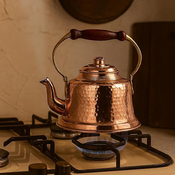 Handcrafted Turkish Copper Teapot with Wooden Handle – 1.3L Hammered Traditional Kettle for Tea, Herbal Infusions, Decorative Use (Maras Teapot)