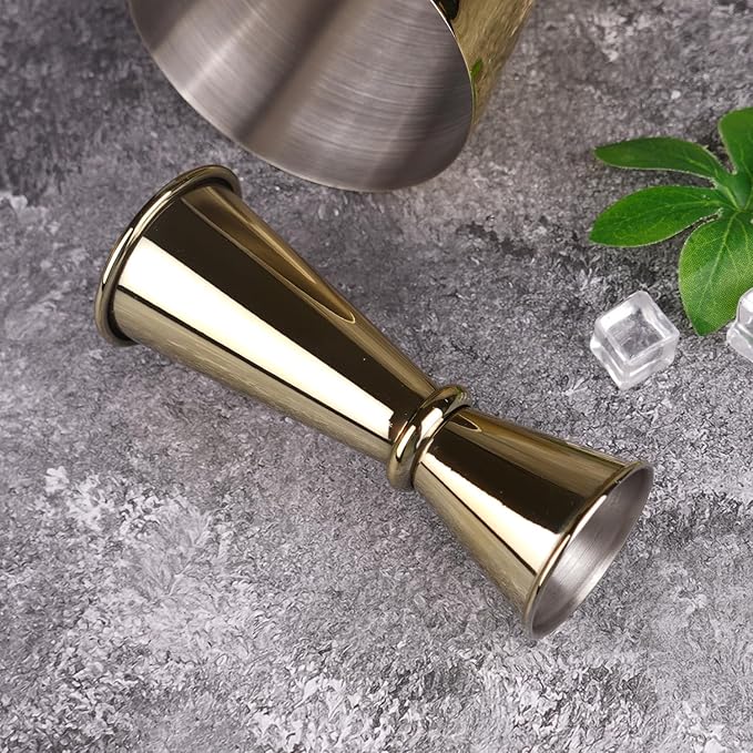 Cocktail Shaker Set 4-Piece Boston Shaker Kit with 20oz/25oz Shaker,Strainerand 0.5/1oz Double JiggerBar Set for Home Drink Mixer Bartendiing (Gold, 20oz/25oz)
