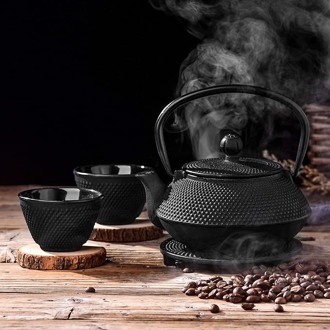 Velaze Cast Iron Teapot Set,Japanese Teapot Heat Preservation with Trivet,Stainless Steel Infuser and 2 Cups,Durable Cast Iron with a Fully Enameled Interior,Beautiful Hammered Design,700ML/23oz