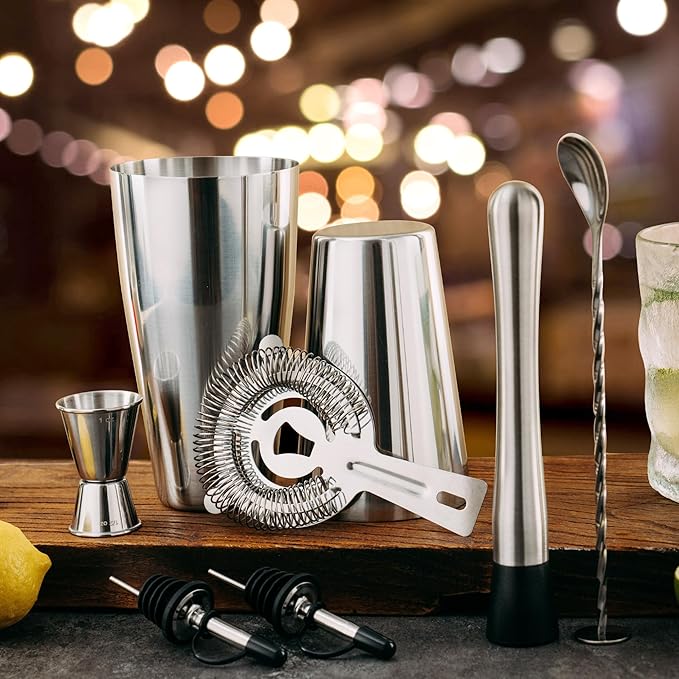 Boston Cocktail Shaker Set, 8-Piece Bartender Kit with 18oz & 28oz Shaker Strainer Muddler Jigger Mixing Spoon Pourers, Bar Accessories, Stainless Steel Martini Shaker, Bar Tools