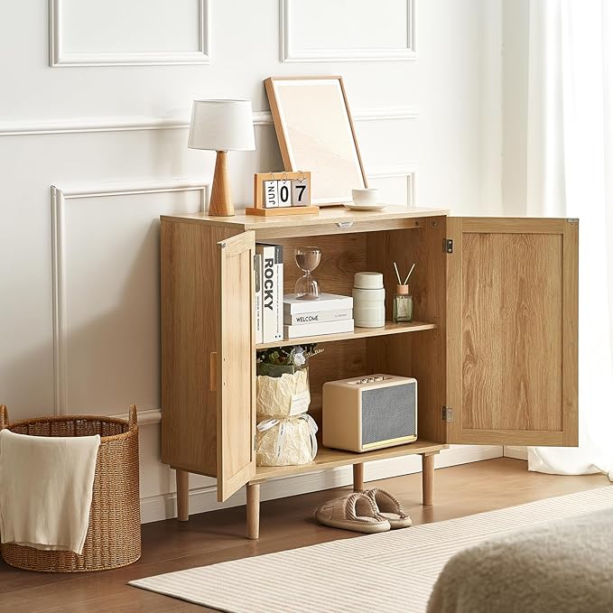 VEVOR Rattan Cabinet, Buffet Cabinet with 2 Magnetic Doors and Adjustable Shelves, Sideboard Buffet for Hallway, Entryway, Living Room, or Kitchen, Natural